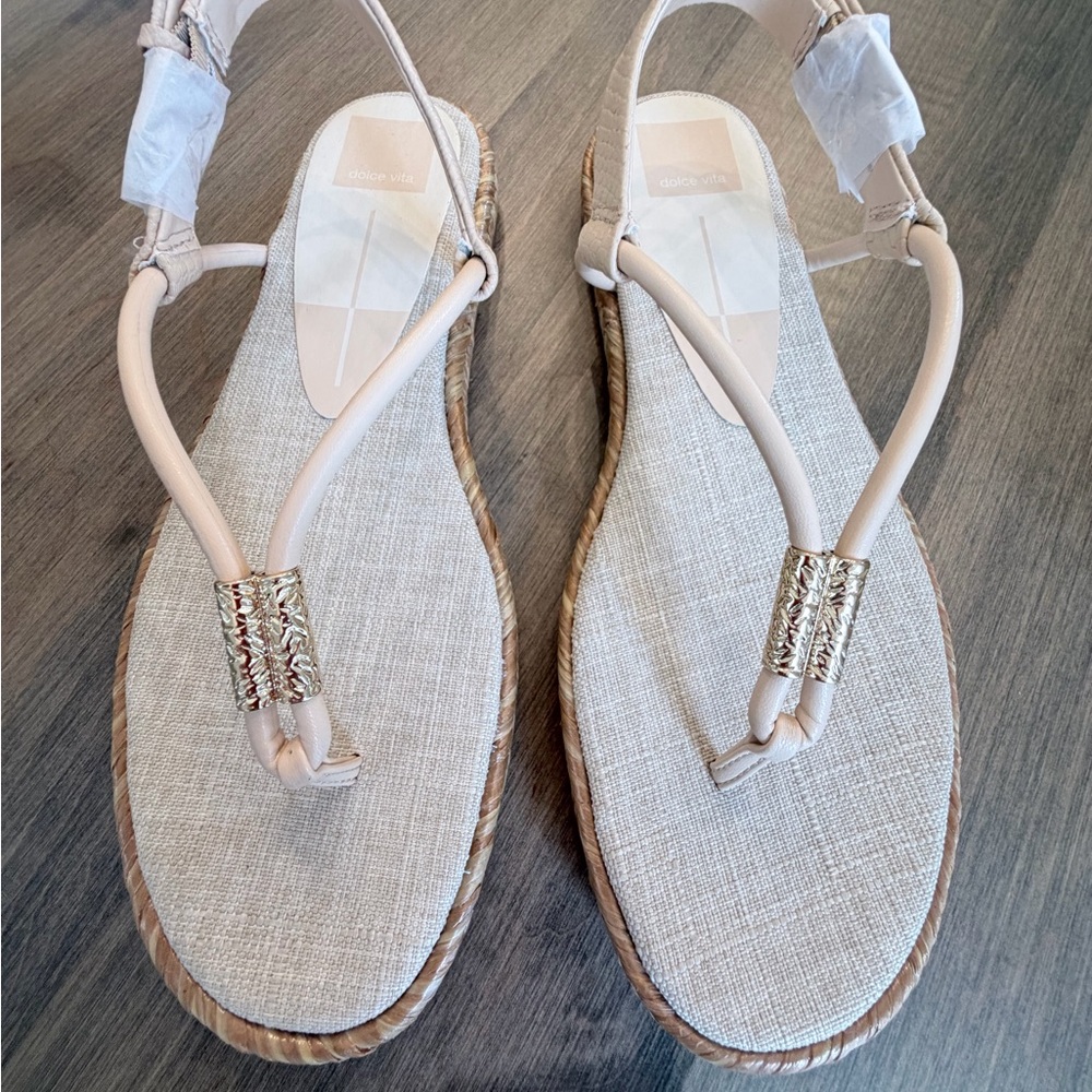 Dolce Vita Meryl Thong Sandals - Vanilla